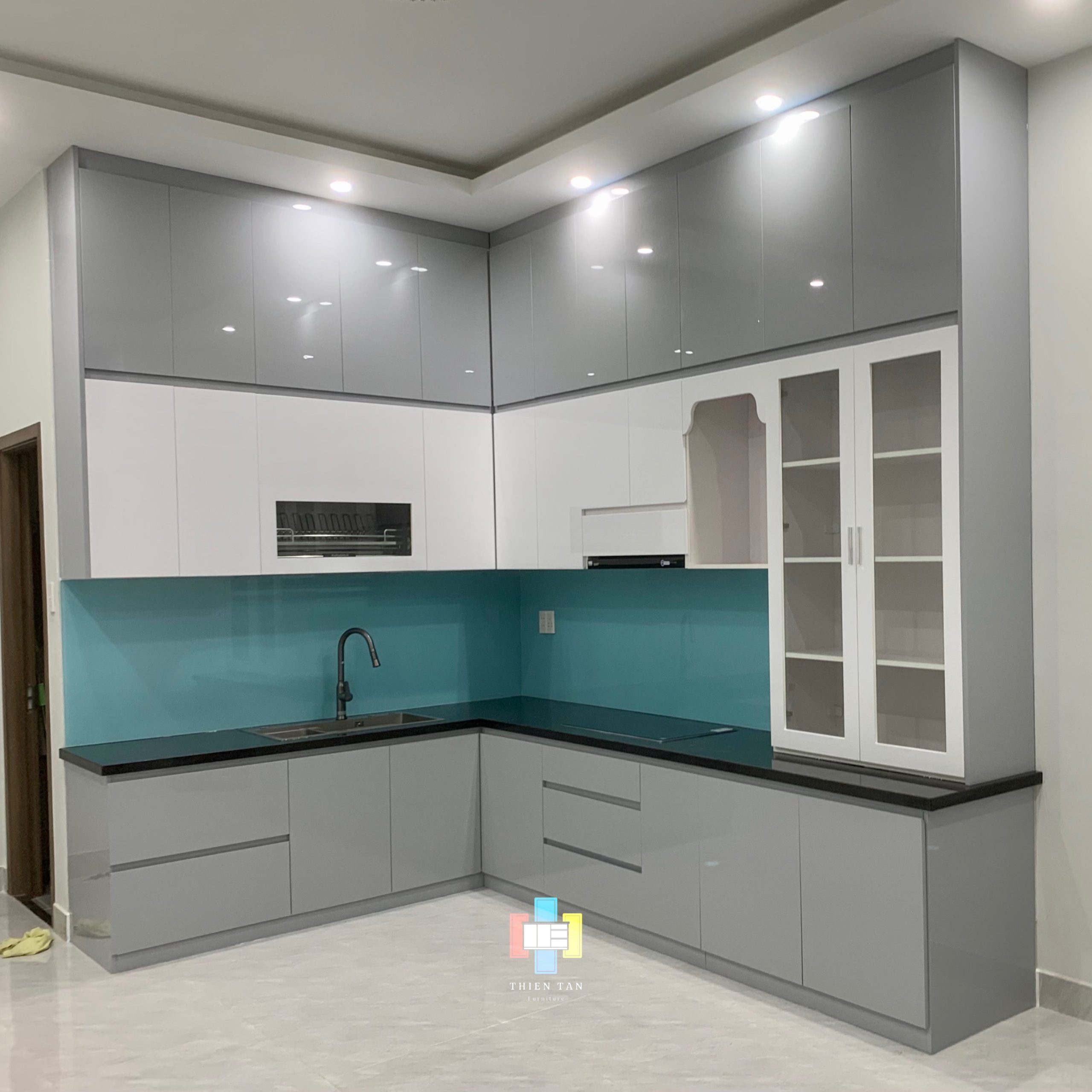 Tủ bếp nhựa đặc - TBN010